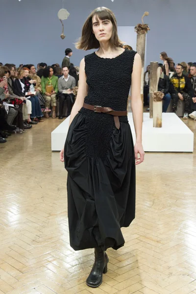 Look 19